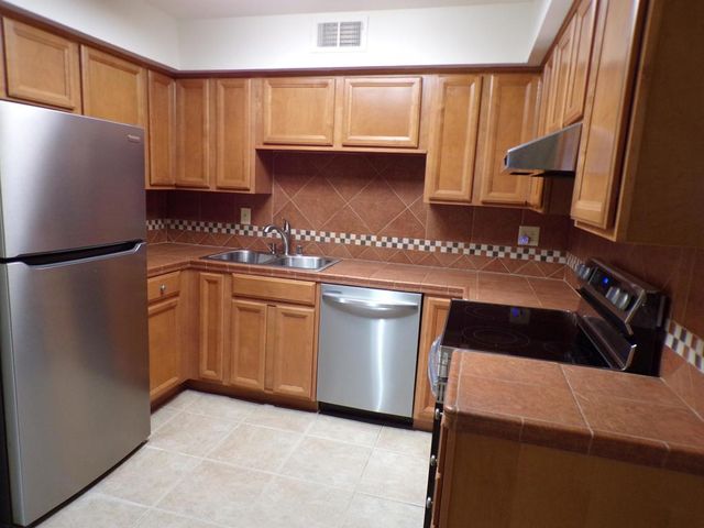 2901 Sunflower Circle E, Palm Springs, CA 92262