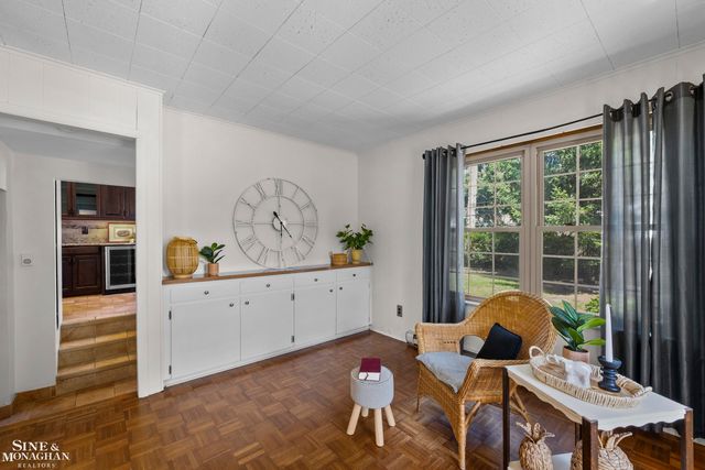 818 Cadieux Road, Grosse Pointe, MI 48230