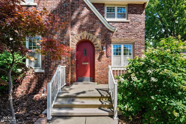 818 Cadieux Road, Grosse Pointe, MI 48230