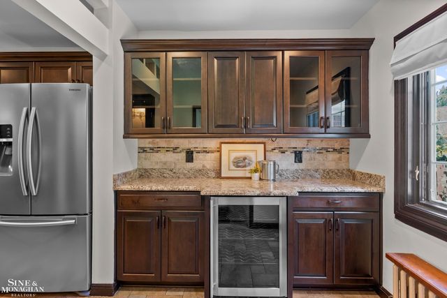 818 Cadieux Road, Grosse Pointe, MI 48230