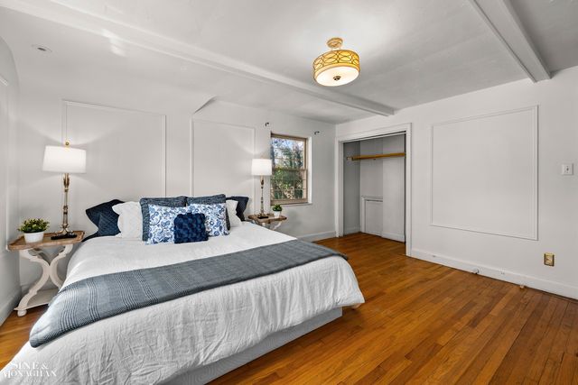 818 Cadieux Road, Grosse Pointe, MI 48230