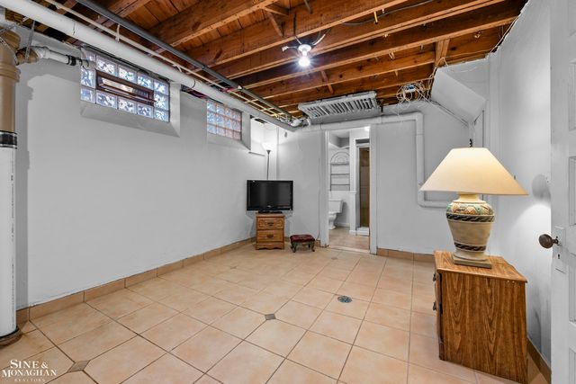 818 Cadieux Road, Grosse Pointe, MI 48230