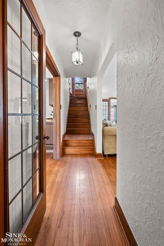 818 Cadieux Road, Grosse Pointe, MI 48230