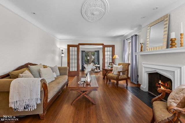 818 Cadieux Road, Grosse Pointe, MI 48230