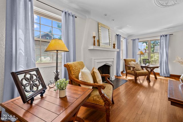 818 Cadieux Road, Grosse Pointe, MI 48230