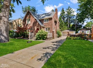 818 Cadieux Road, Grosse Pointe, MI 48230