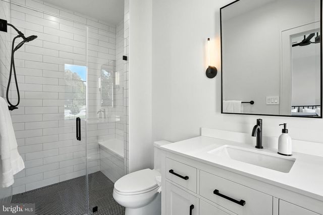 1200 JOSSIE LN, Mclean, VA 22102