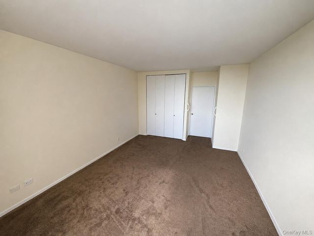 27110 Grand Central Parkway 25Y, Floral Park, NY 11005