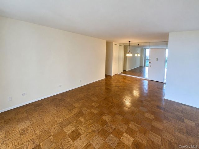 27110 Grand Central Parkway 25Y, Floral Park, NY 11005