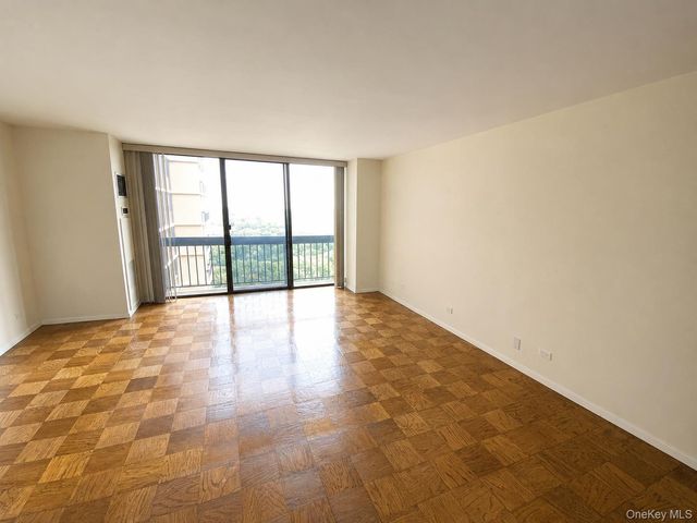 27110 Grand Central Parkway 25Y, Floral Park, NY 11005