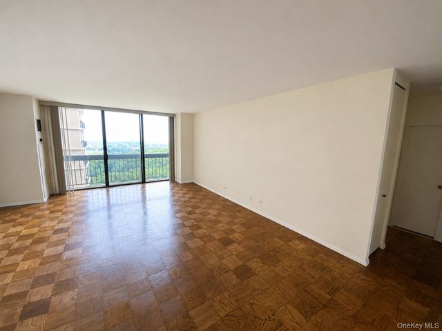 27110 Grand Central Parkway 25Y, Floral Park, NY 11005
