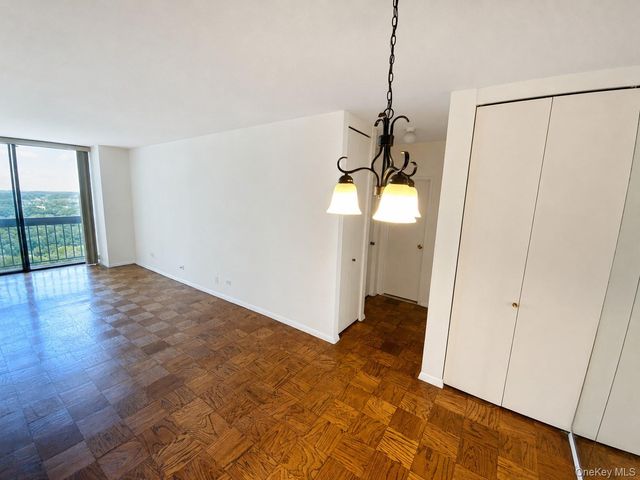 27110 Grand Central Parkway 25Y, Floral Park, NY 11005