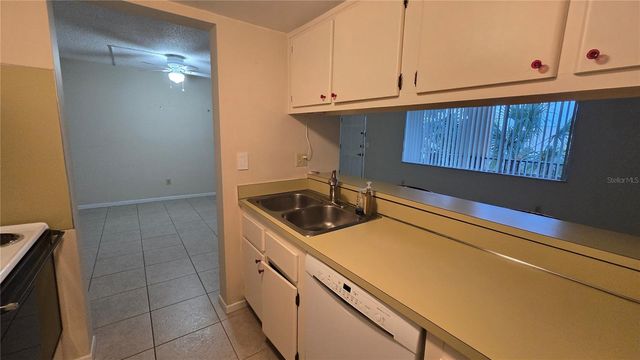 2525 W BAY DRIVE C33, Largo, FL 33770