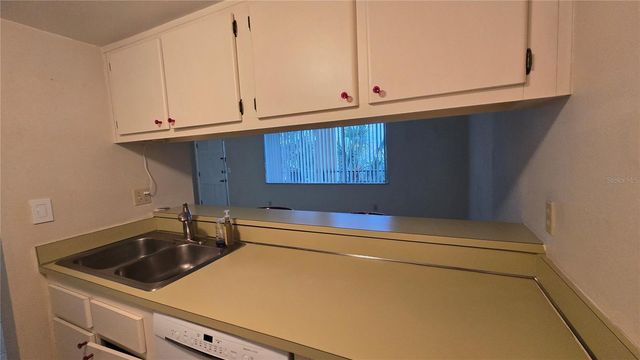 2525 W BAY DRIVE C33, Largo, FL 33770