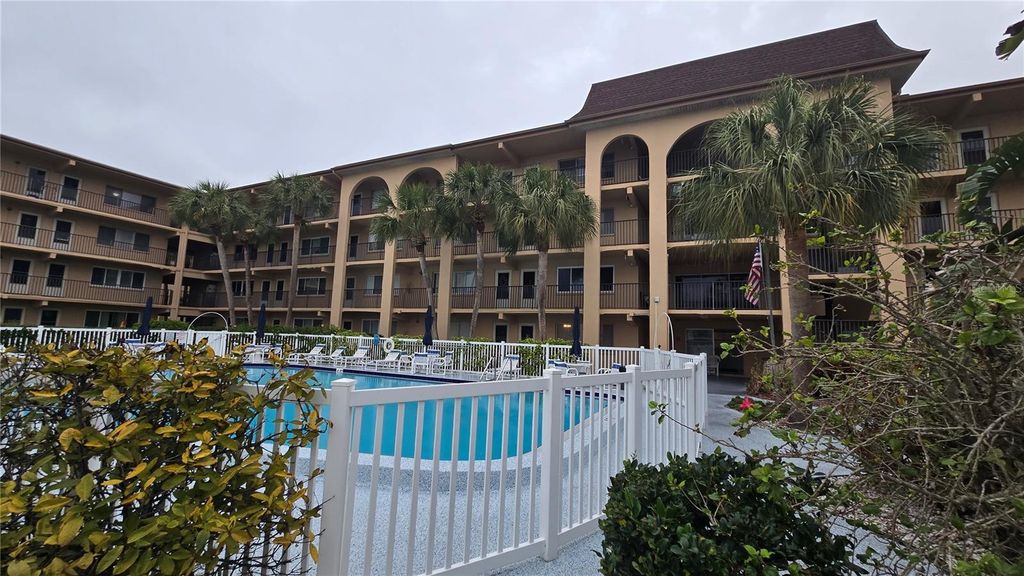2525 W BAY DRIVE C33, Largo, FL 33770