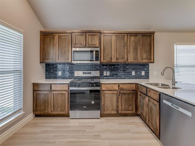 13600 Arrowhead Boulevard, Yukon, OK 73099