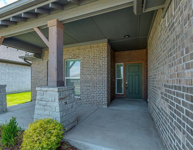 13600 Arrowhead Boulevard, Yukon, OK 73099