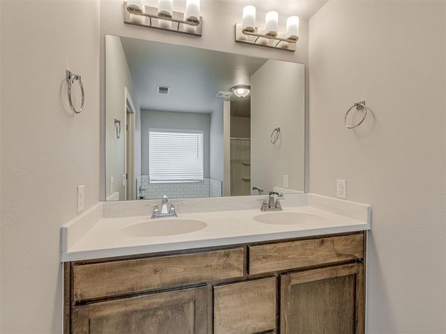 13600 Arrowhead Boulevard, Yukon, OK 73099