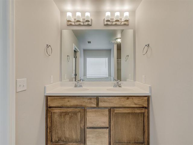 13600 Arrowhead Boulevard, Yukon, OK 73099