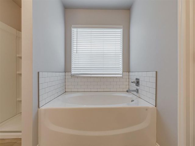 13600 Arrowhead Boulevard, Yukon, OK 73099