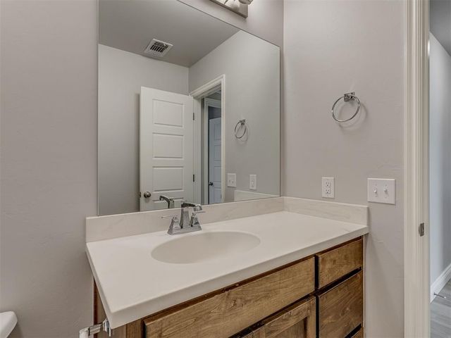 13600 Arrowhead Boulevard, Yukon, OK 73099