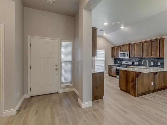 13600 Arrowhead Boulevard, Yukon, OK 73099