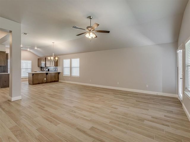 13600 Arrowhead Boulevard, Yukon, OK 73099