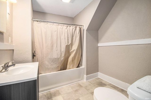 805 Miner Street, South Bend, IN 46617