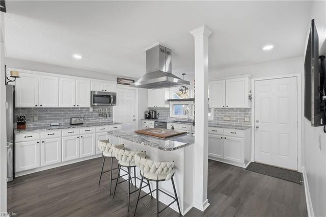 405 Harbor DR, Hampton, VA 23661