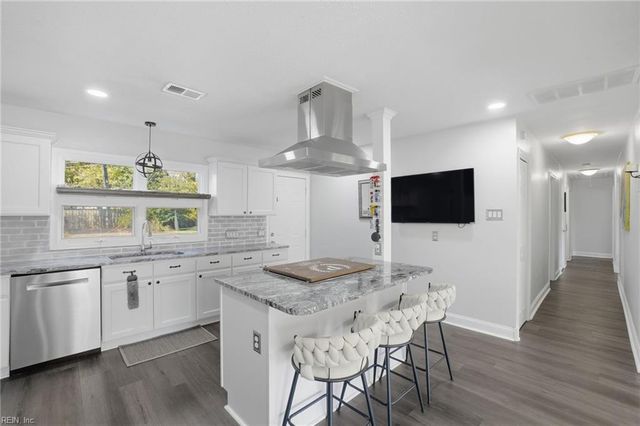 405 Harbor DR, Hampton, VA 23661