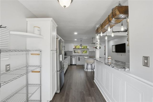 405 Harbor DR, Hampton, VA 23661