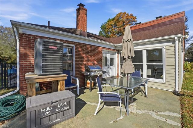 405 Harbor DR, Hampton, VA 23661