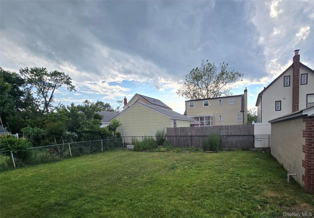 104 Ormonde Boulevard, Valley Stream, NY 11580