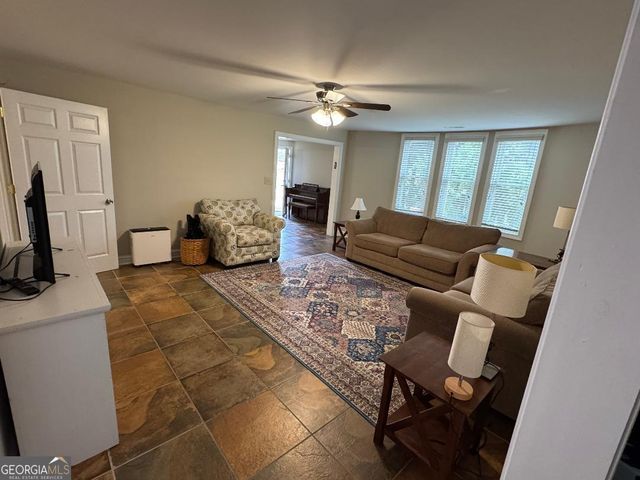 1617 Trilogy Park Drive, Hoschton, GA 30548