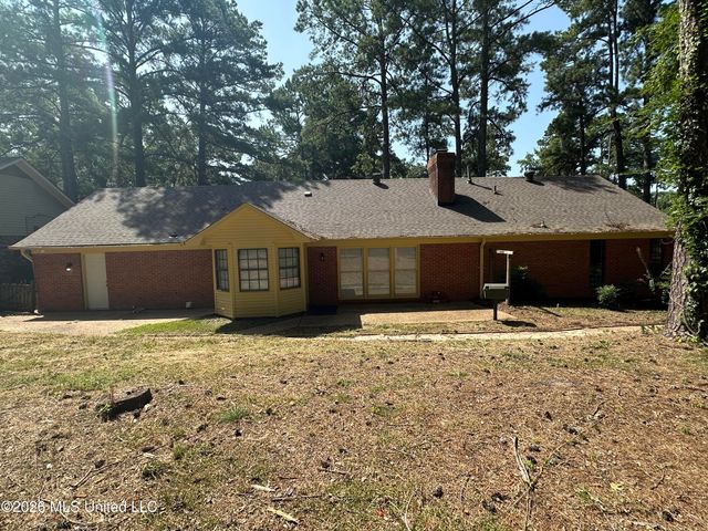 1528 Tracewood Drive, Jackson, MS 39211