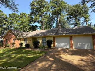 1528 Tracewood Drive, Jackson, MS 39211