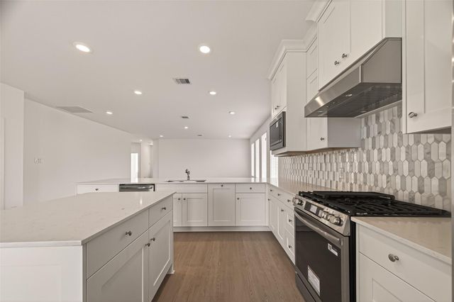 2511 American Ruby Drive, Rosharon, TX 77583