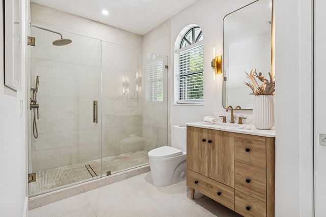 48 Harbour Drive N, Boynton Beach, FL 33435