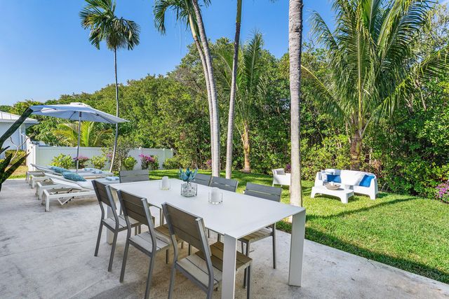 48 Harbour Drive N, Boynton Beach, FL 33435