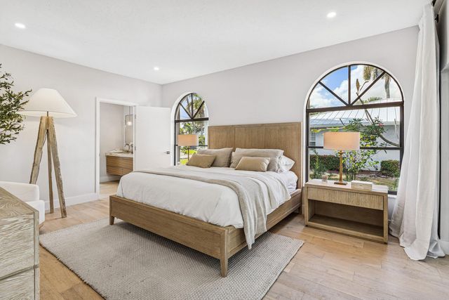 48 Harbour Drive N, Boynton Beach, FL 33435