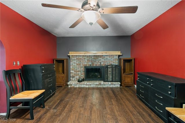 502 Valley Crest Drive, Mogadore, OH 44260