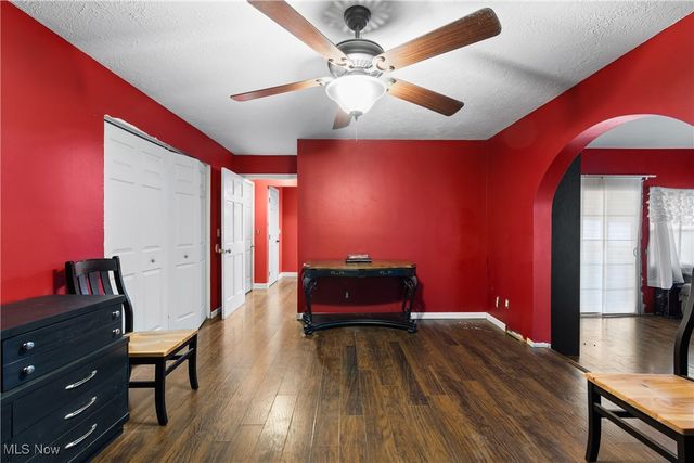 502 Valley Crest Drive, Mogadore, OH 44260