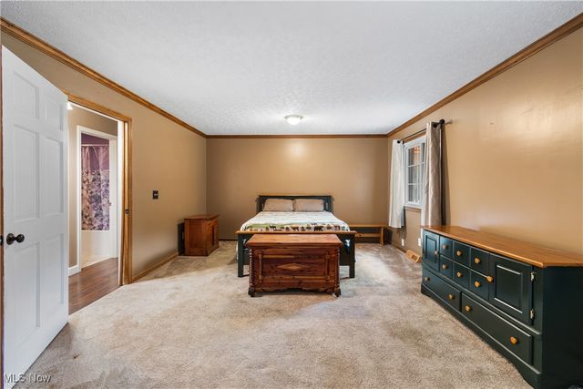 502 Valley Crest Drive, Mogadore, OH 44260