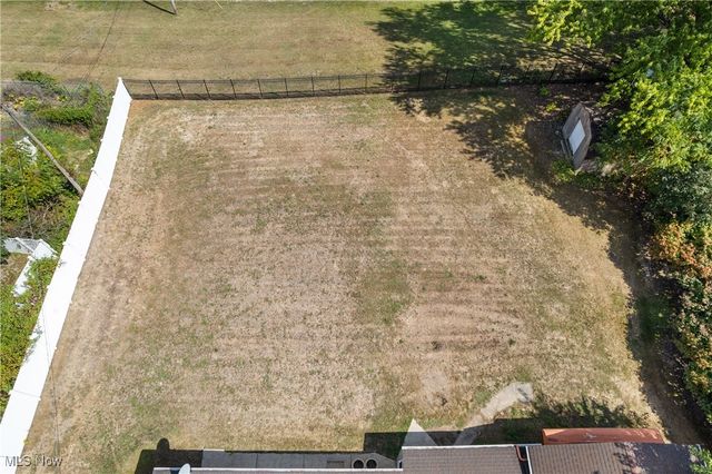 502 Valley Crest Drive, Mogadore, OH 44260