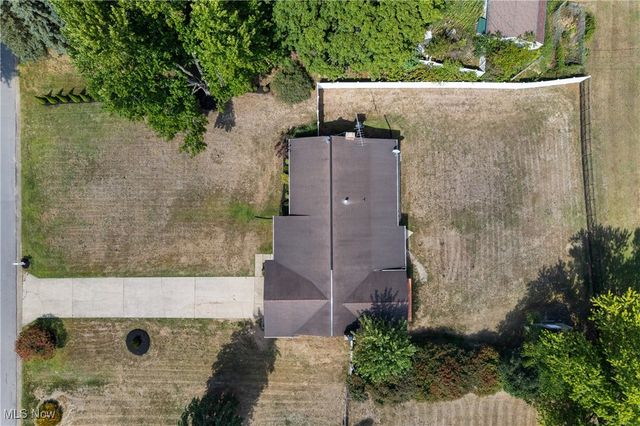 502 Valley Crest Drive, Mogadore, OH 44260