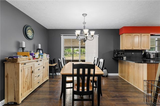 502 Valley Crest Drive, Mogadore, OH 44260