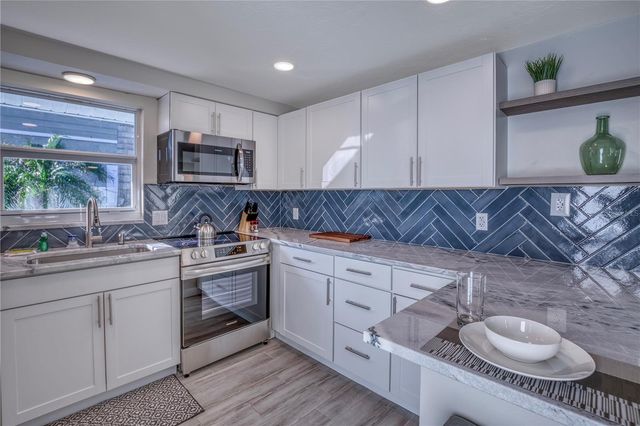 3604 GULF DRIVE A and B, Holmes Beach, FL 34217