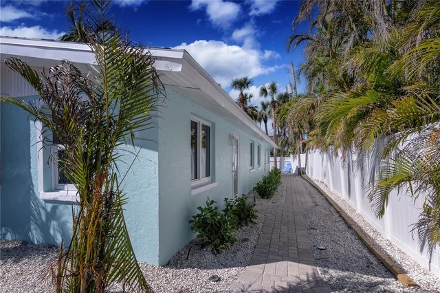 3604 GULF DRIVE A and B, Holmes Beach, FL 34217