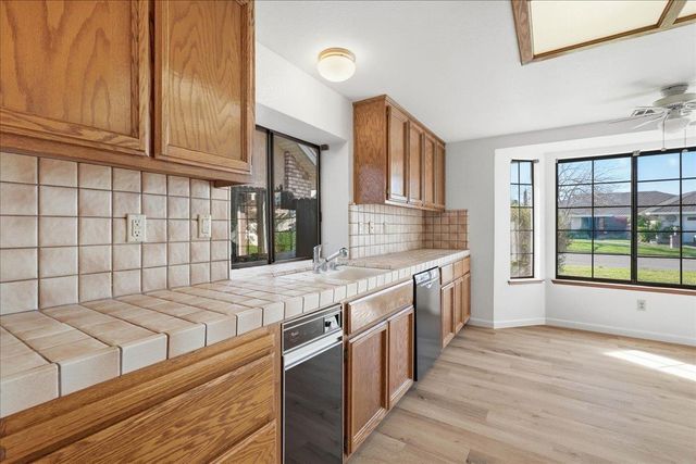 5307 Nyoda Way, Carmichael, CA 95608