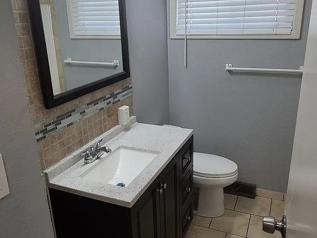 11316 Lewis Avenue, Kansas City, MO 64134